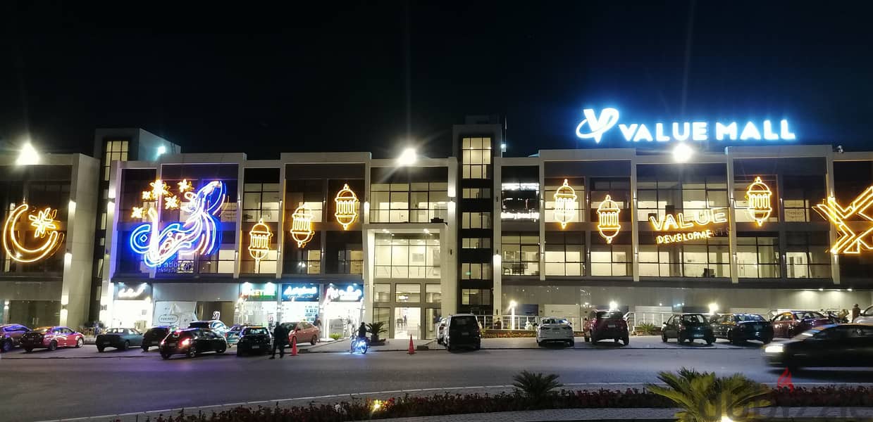 Restaurant for sale for 5 million in Value Shorouk Mall, in front of Dar Misr and next to Shorouk, immediate delivery. The mall is already operational 25