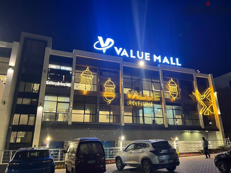 Restaurant for sale for 5 million in Value Shorouk Mall, in front of Dar Misr and next to Shorouk, immediate delivery. The mall is already operational 28