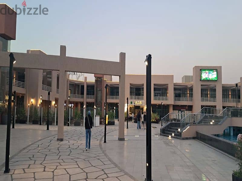 Shop for Rent 97M in East Court Al Rehab/ محل تجاري للإيجار 97م في السوق الشرقى 5