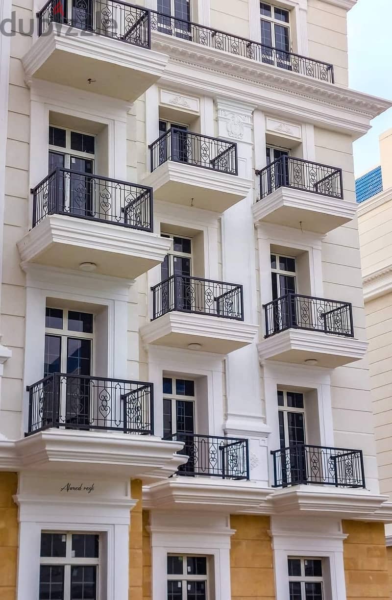 With a payment period of 10 years, an ultra super luxury apartment for sale in the Latin Quarter, the heart of New Alamein City, with an excellent vie 10