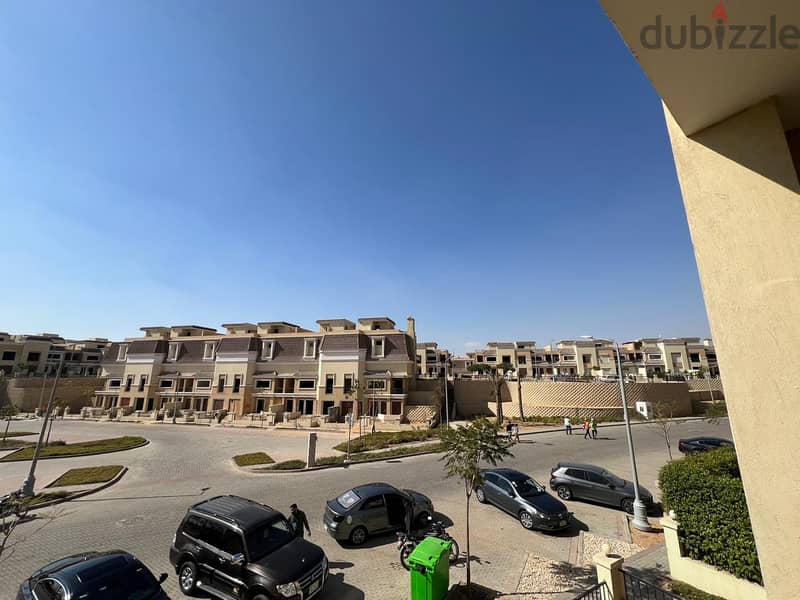 With a down payment of 770 thousand and installments over 8 years, I own your apartment directly next to Madinaty, excellent location on the Suez Road 3
