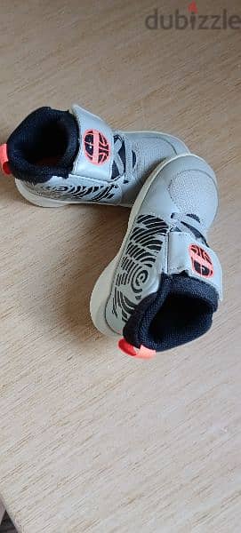 Nike shoes Kids 25
