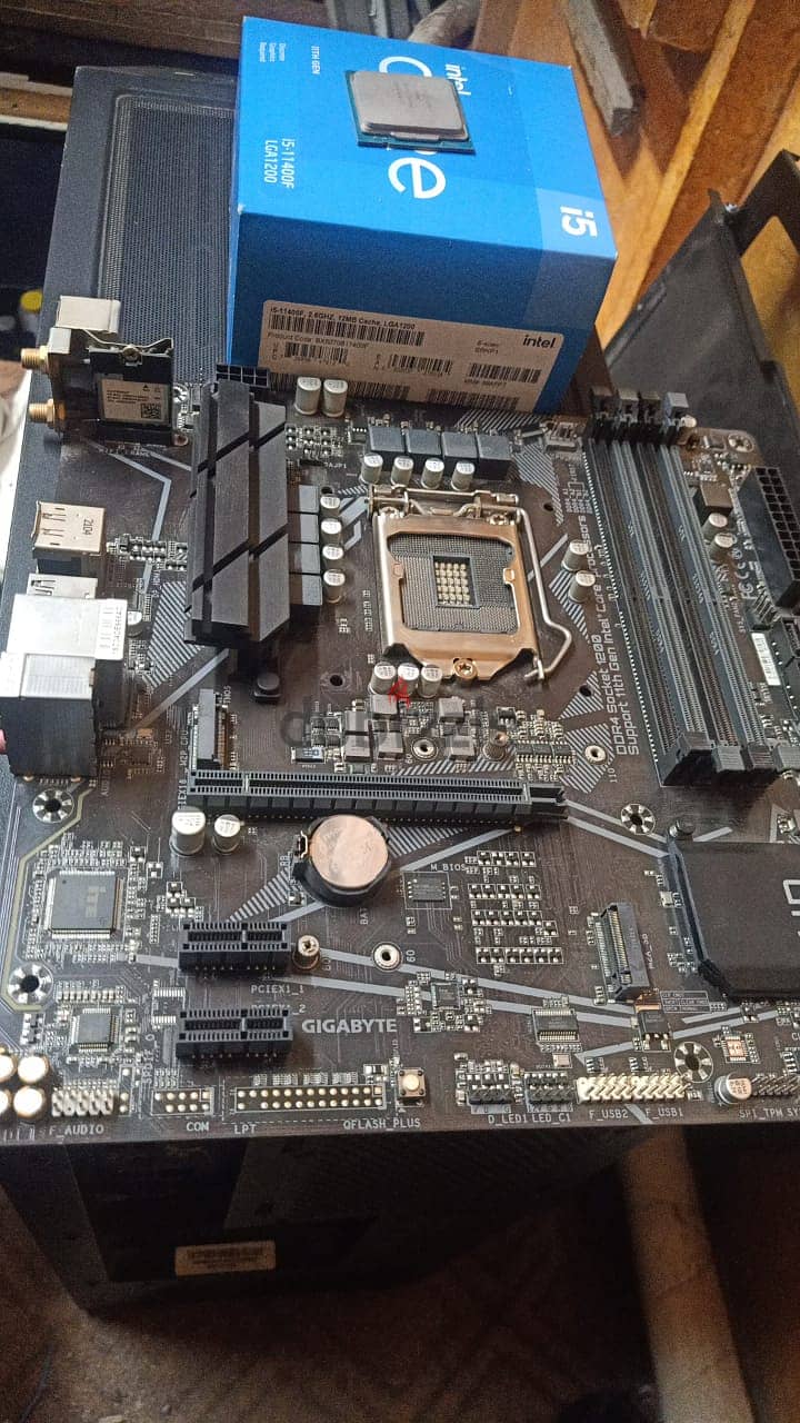 Processor i5 th11and Motherboard  Gigabyte  b560 4