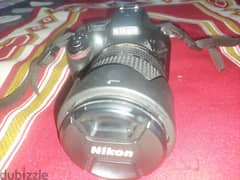 nikon d5200 with 18/140 lens used like new