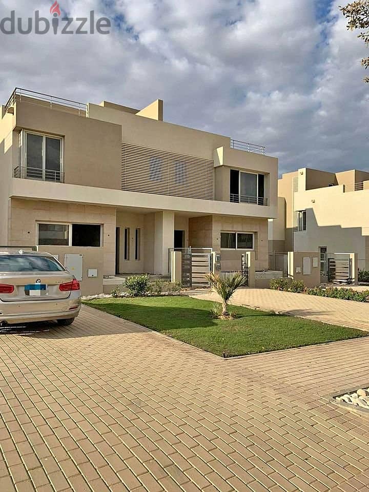 Villa for sale, 450 sqm, at a snapshot price for travel reasons, in The Crown Palm Hills Compound 3