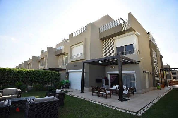Villa for sale, 450 sqm, at a snapshot price for travel reasons, in The Crown Palm Hills Compound 4