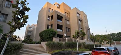 apartment for rent 146 m prime location in compound village gate