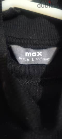 فستان اسود من max uk