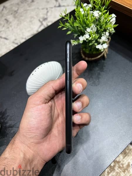 black iphone xr like new for sale 3