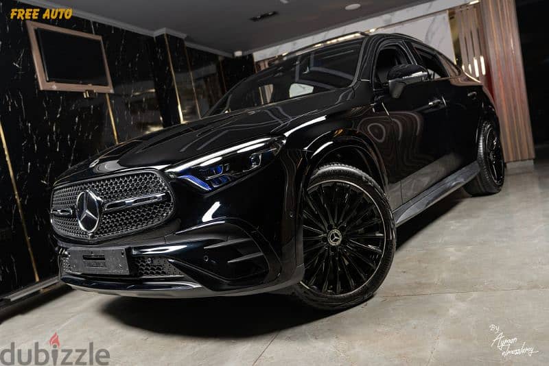 GLC 200 coupe AMG night package fully loaded 2024 2