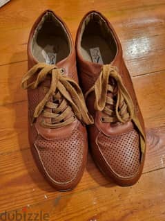 brown causal shoes 0