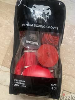boxing gloves 0