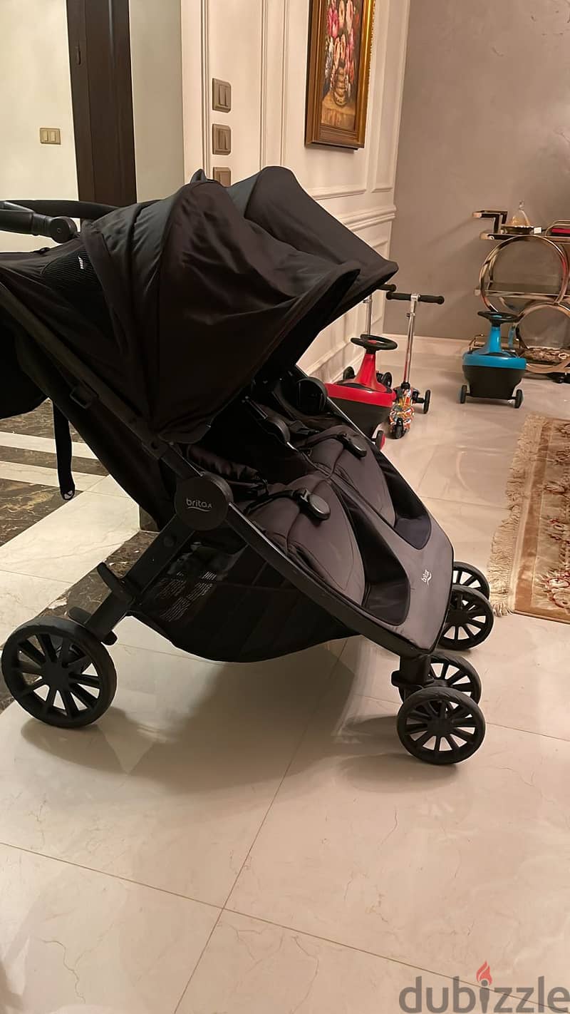 Britax B-lively Twin Stroller 2