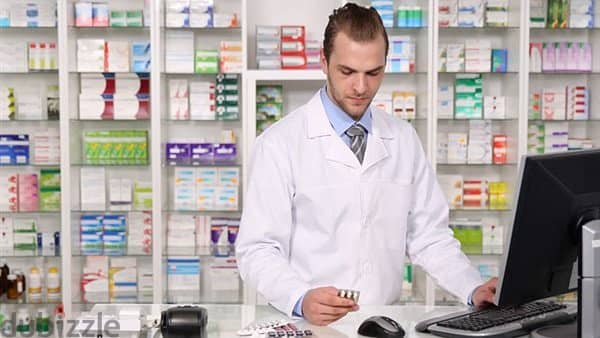 A pharmacy with a drug store in the largest hospital, serving 3 medical buildings and analysis and radiology laboratories, with a capacity of 400,000 2