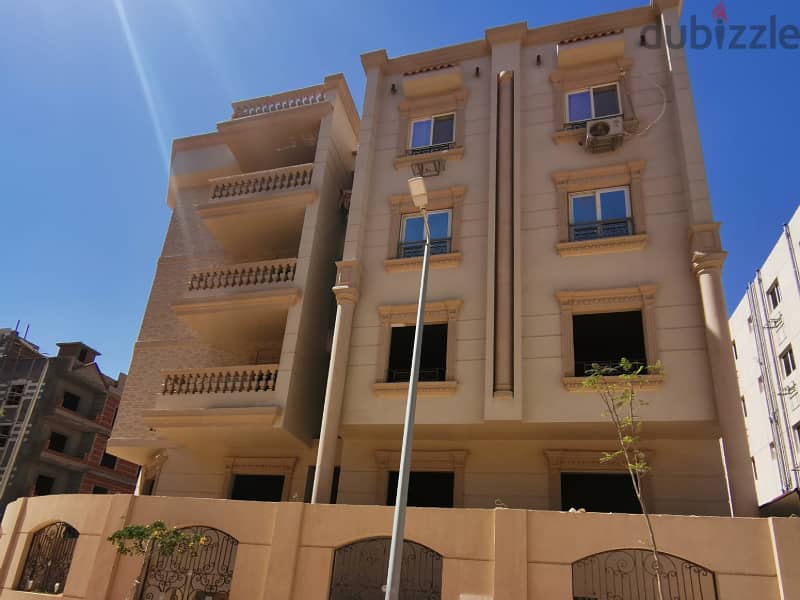 امتلك شقة ناصية ميدان البستان أمام مدخل زايد 3 و ميدان جهينة 1