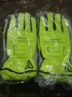 gloves 0