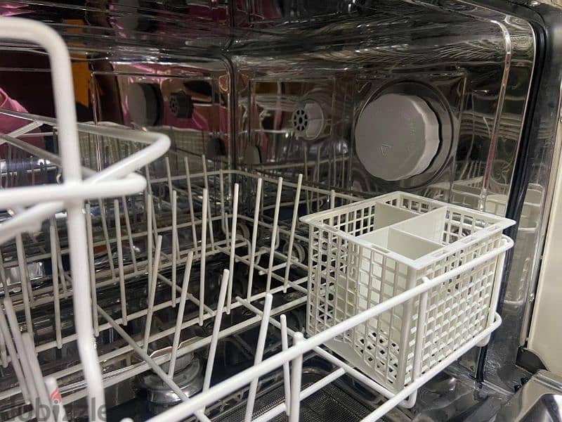 White Westinghouse Dishwasher 3