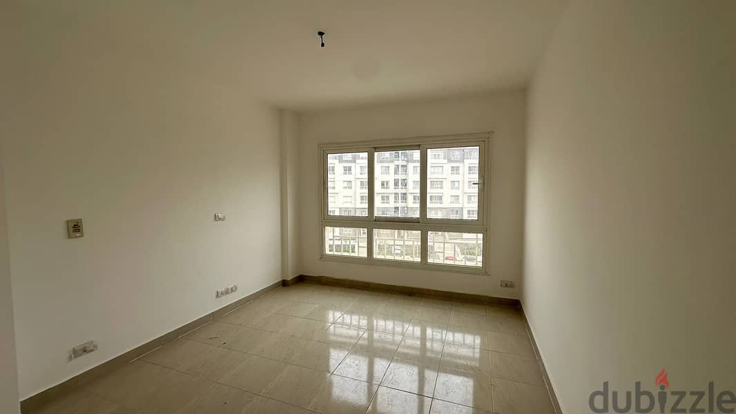 Apartment for sale View Garden Finishing Company in front of services 5