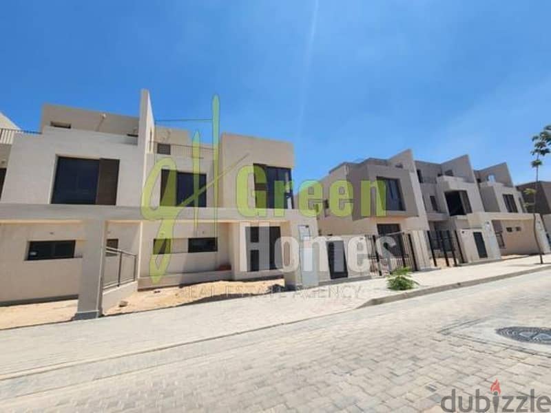 Twin House 245 m with Prime Location for sale Cash at SODIC EAST 4