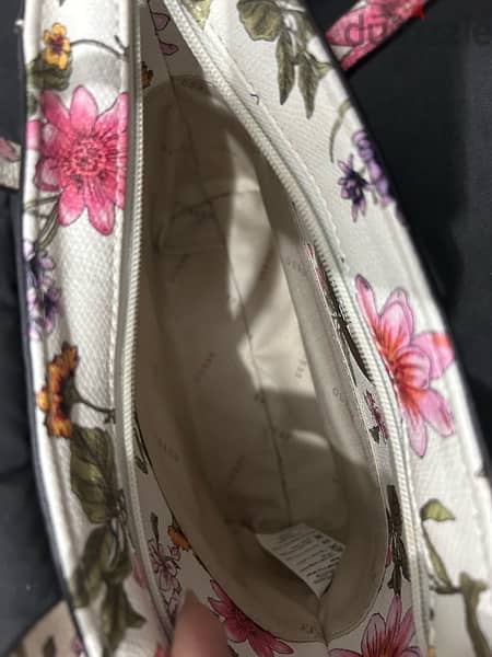 Guess Small Floral Bag 1