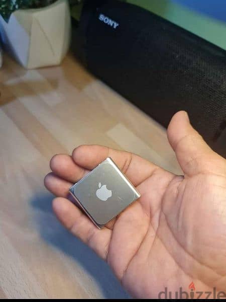 iPod nano (6th Generation) 16GB Silver A1366 4