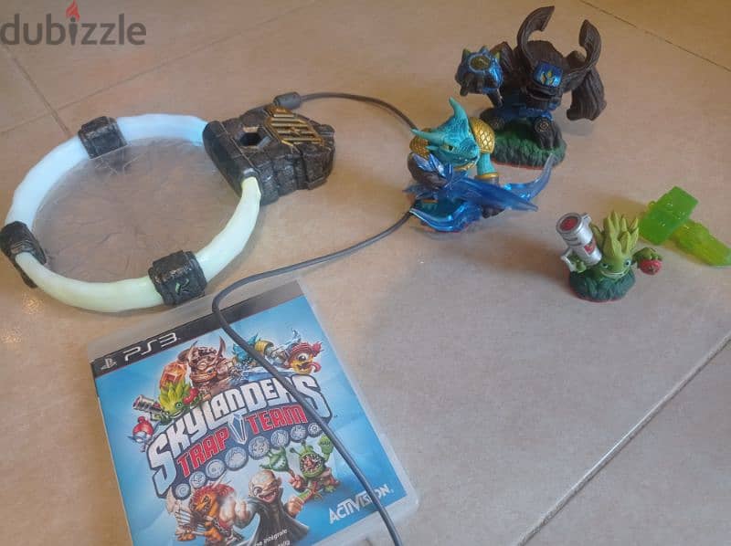cd skylanders trap team
with all accessories 1