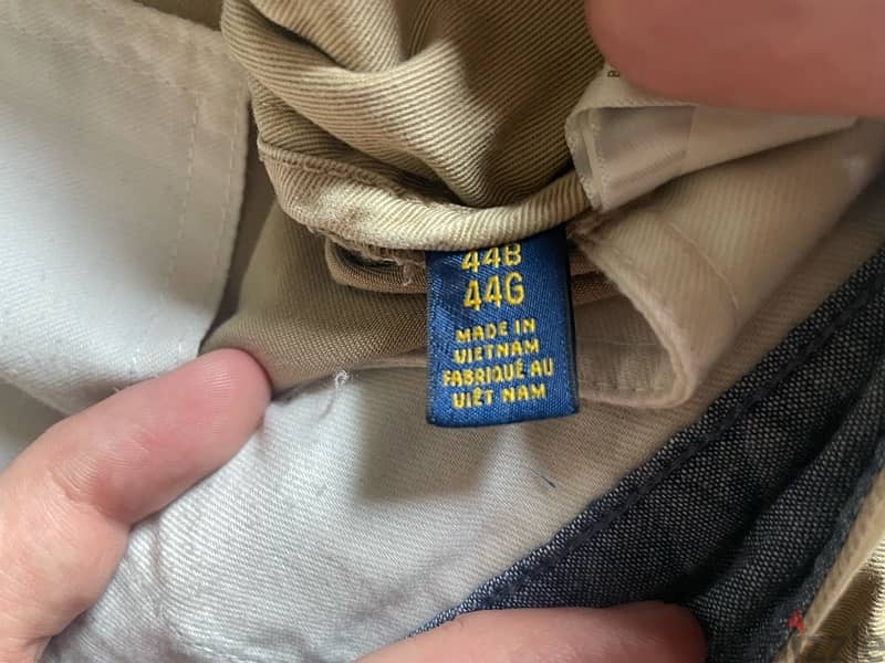 Ralph Lauren Chino Shorts (size 44) - Khaki and Navy Colored 4