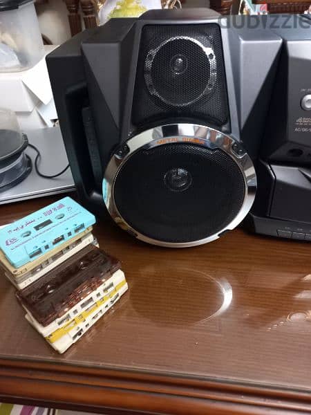 Sharp CD /Cassete/Radio -Stereo Player صناعة ماليزي 8