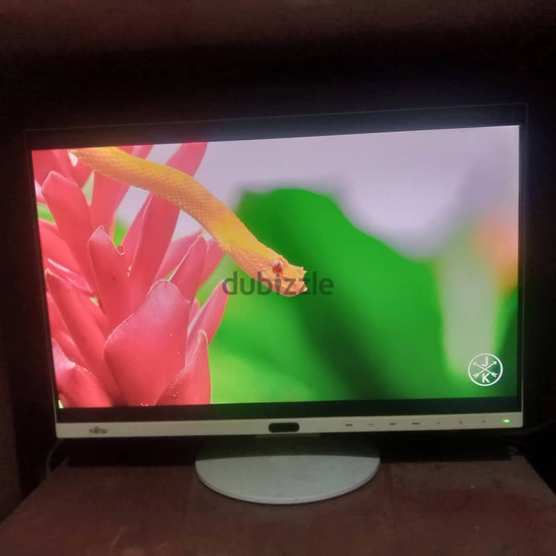 Fujitsu monitor شاشة فوجيتسو 9