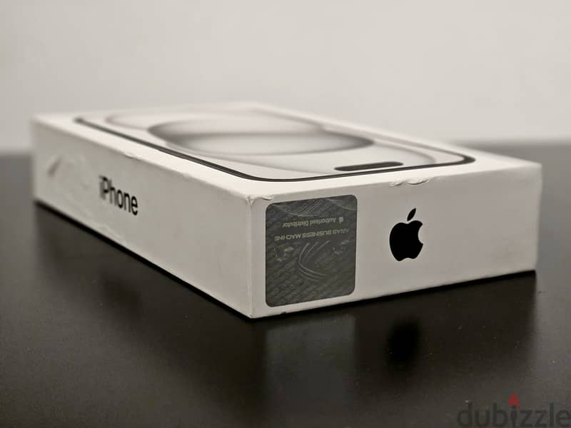 SEALED iPhone 15 Black 128GB - للبيع متبرشم أيفون ١٥ أسود ١٢٨ جيجا 2