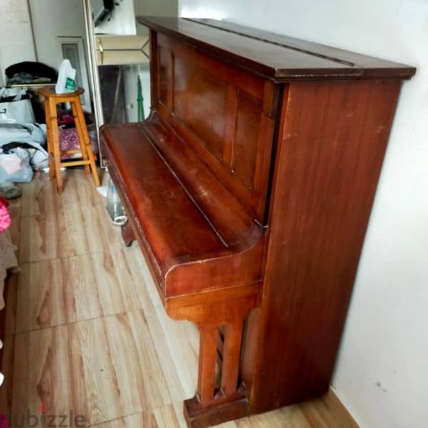 بيانو هوفنر ألماني للبيع استخدام منزلي 1