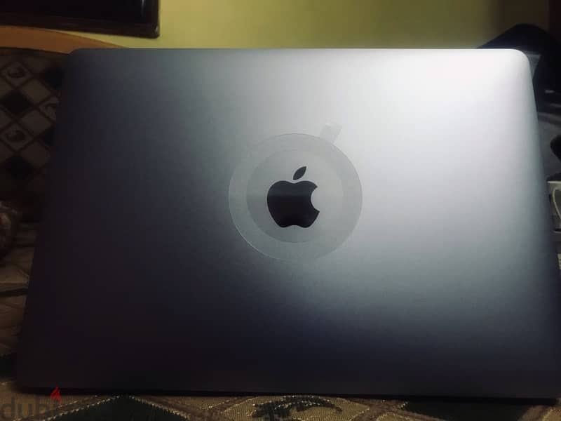 apple MacBook  M1 2020 like new 2
