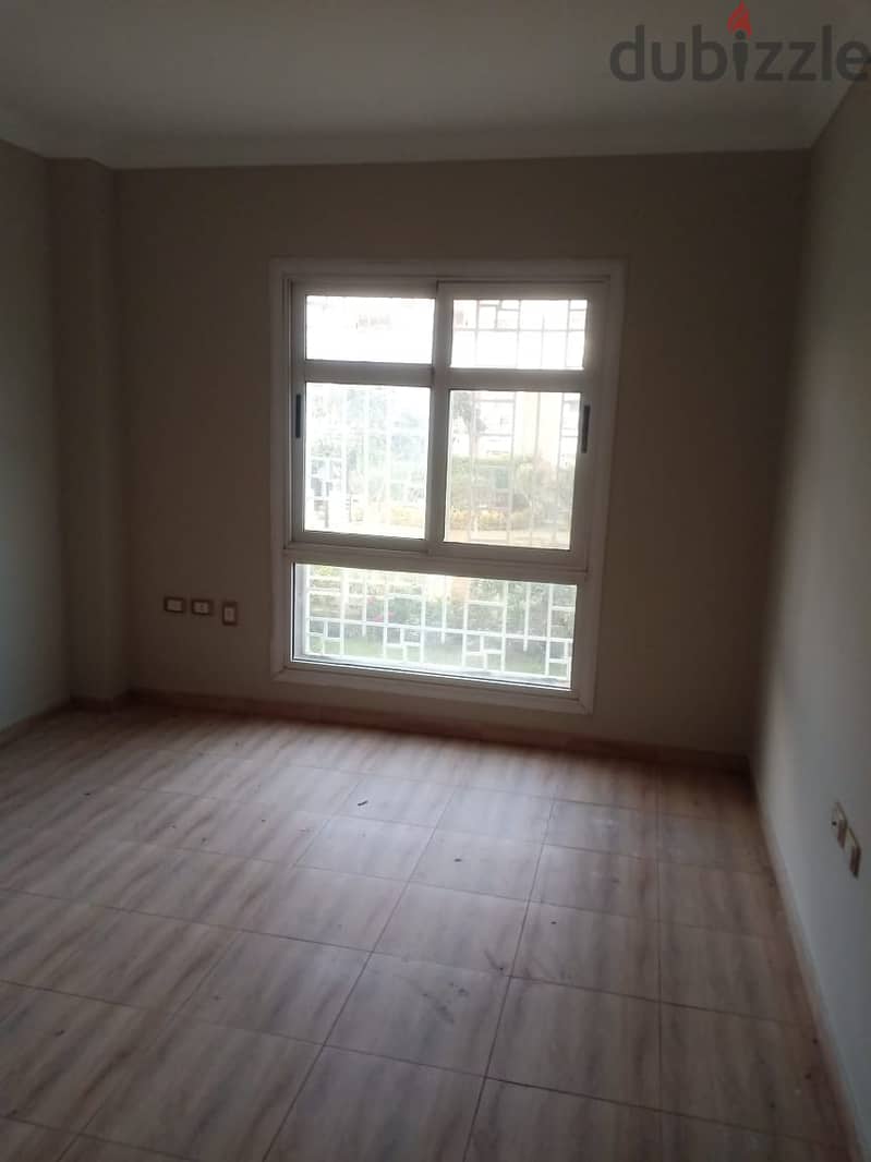 Apartment for sale with a wide garden view, 96 square meters, steps away from McDonald's 3