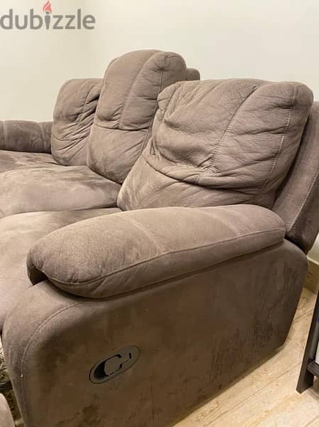 2 Lazy Boys couches With Amazing Condition 1