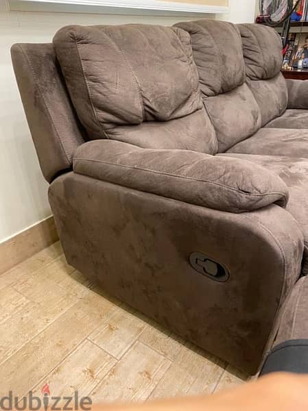 2 Lazy Boys couches With Amazing Condition 3