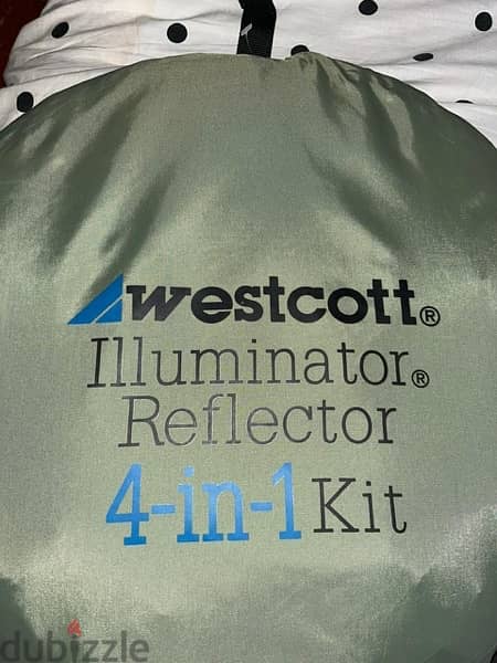 Illuminator Collapsible 4-in-1 Gold/Silver Reflector Kit (42") 1