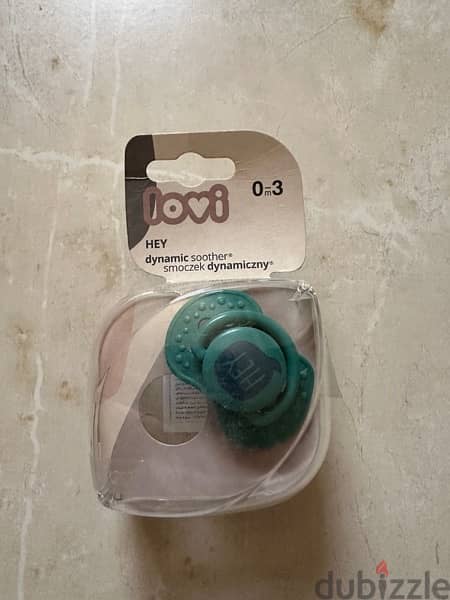 new pacifiers avent and lovi with cover 2