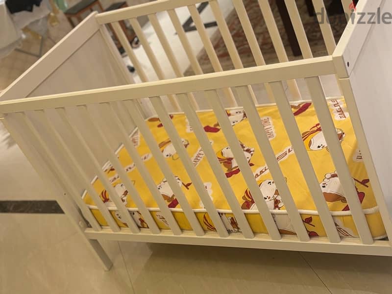 Used baby bed + Mattress  سرير اطفال مستعمل + مرتبة تاكي 2