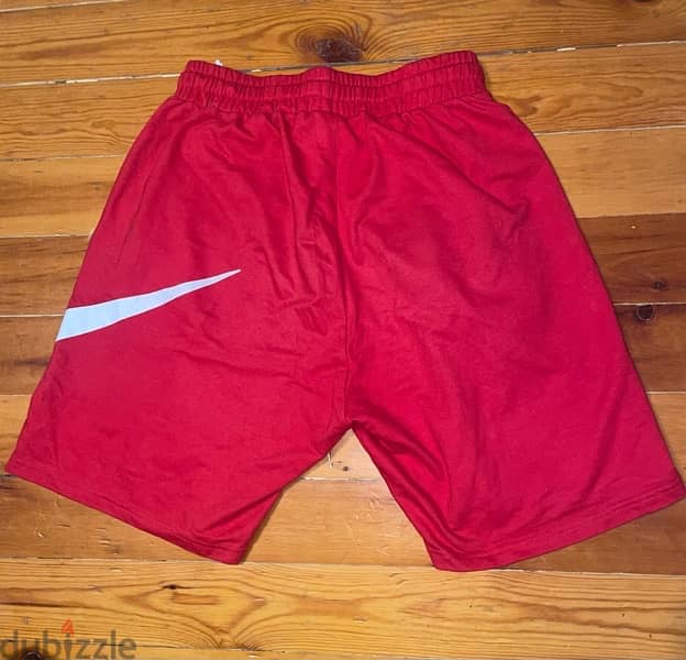 red nike short L 1