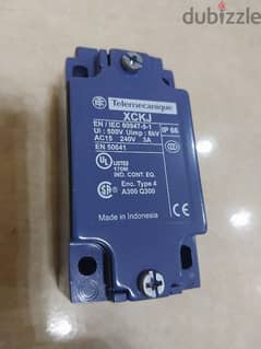 Limit switch XCKJ10541 with lever Telemecanique