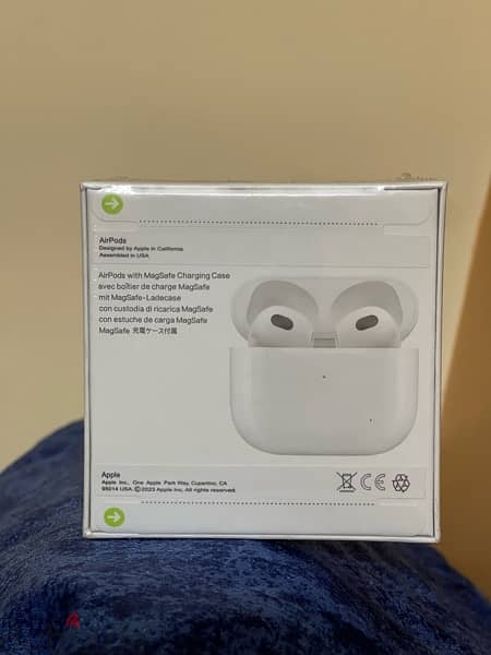 -Apple AirPods (gen 3) + ALTEC rugged wireless and Blouetooth speaker 5