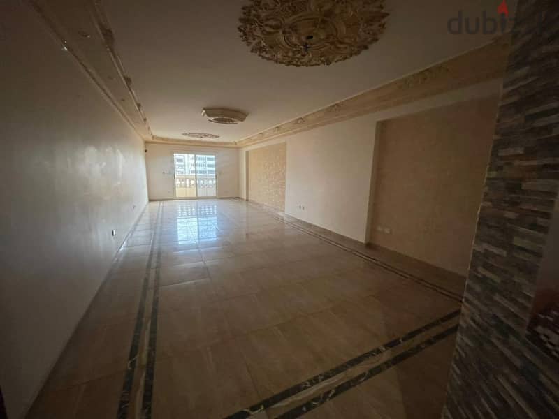شقة للايجار 165م بجليم خطوات من ابو قير وجهة بحرية بداولايب مطبخ 4