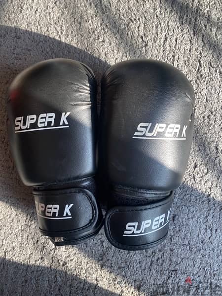 super k boxing gloves ( size 8-OZ ) 1