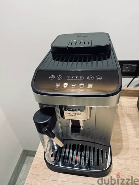 Coffe Machine Delonghi Magnifica Evo 4
