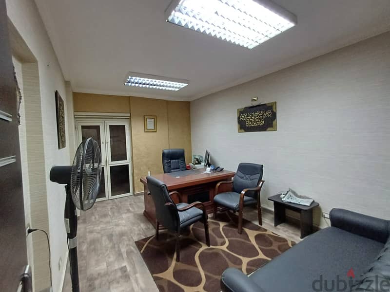 A furnished administrative headquarters of 300 square meters, suitable for all companies, in a prime location 1