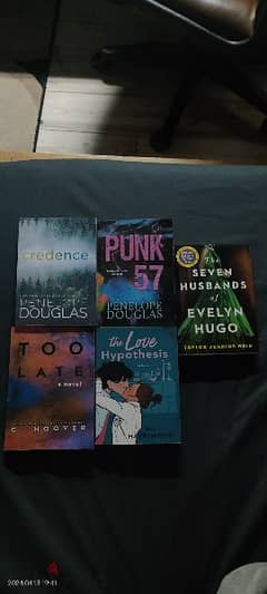 punk 57, Credence, the love hypothesis, too late , the 7 husbands 0