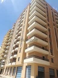 شقة للبيع 184 م2 عمارات المحافظة برج 10 تطل على ش المصنع - كفر الشيخ