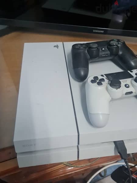 ps4 fat 500gb in a perfect condition 1
