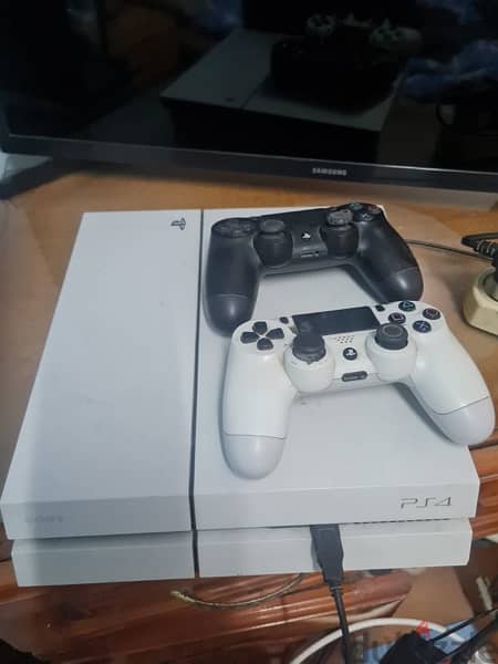 ps4 fat 500gb in a perfect condition 3