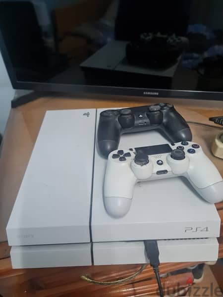 ps4 fat 500gb in a perfect condition 5